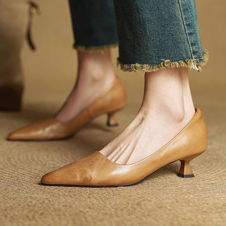 Sera Leather Heels | Top-Grain Cowhide, Elegant 4.5 cm Kitten Heel