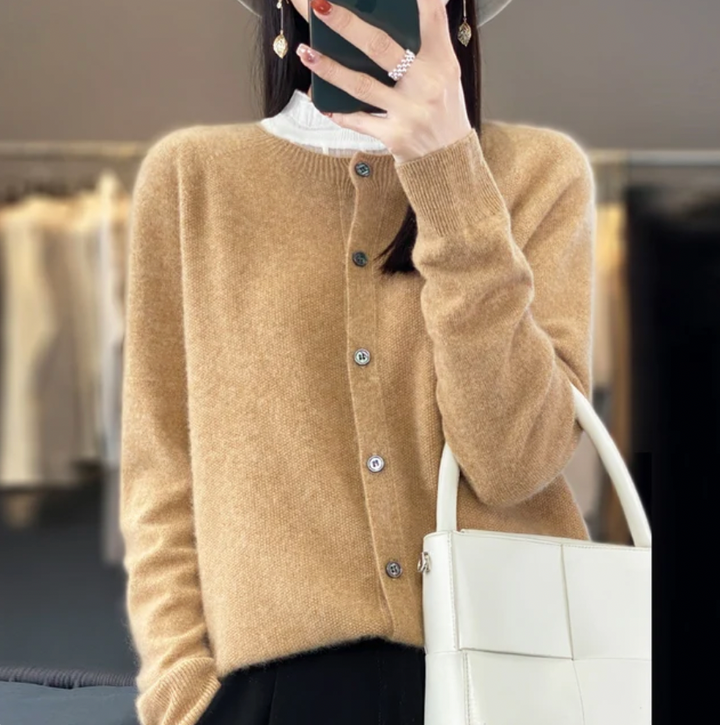 ELEANOR - Soft Button-Up Cardigan