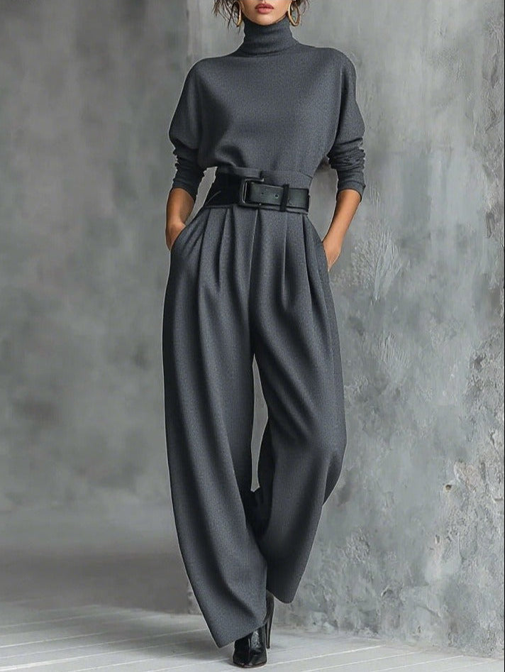 Fleur | Set with a Turtleneck Sweater and Straight-Leg Pants