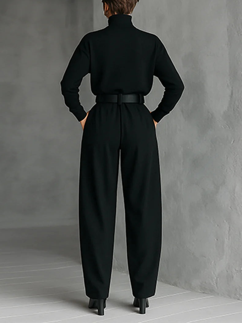 Fleur | Set with a Turtleneck Sweater and Straight-Leg Pants